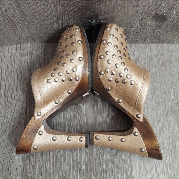 Bridget Shuster FOXY Gold Metallic Studded Heeled Clogs 6 - Picture 7 of 11